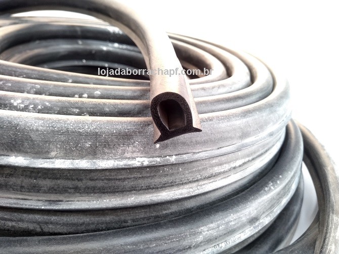 N61 Borracha esponjosa vedação capota 20,5x15mm Rolo 25 Metros