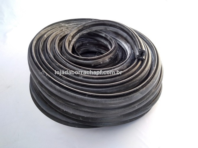 N113 Borracha esponjosa porta baú 34,5x32,5mm c/aba Rolo 25 Metros