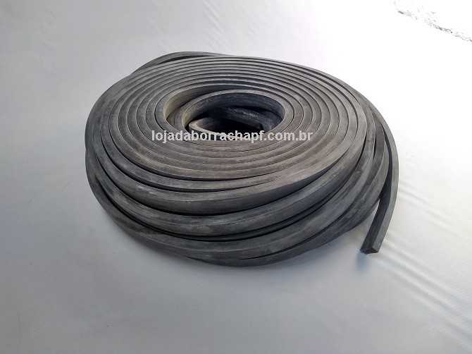 N76 Borracha esponjosa 20x10mm Rolo 50 Metros