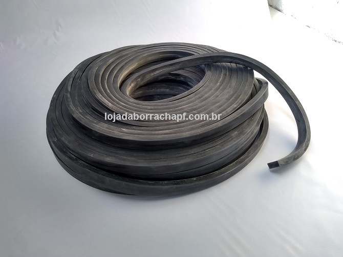 N116 Borracha esponjosa 25x12mm Rolo com 50 Metros