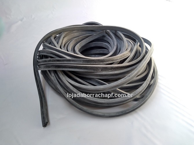 N28 Borracha esponjosa 9x15x7mm Rolo 50 Metros