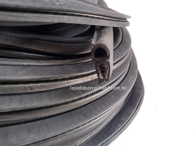 N104 Borracha porta mala bulbo baixo s/ aba Rolo 50 Metros
