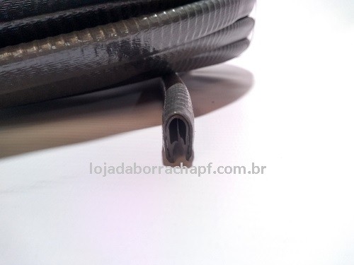 N38 Perfil de PVC em "U" 9x14mm Preto Rolo com 50 mts (casca de cobra)