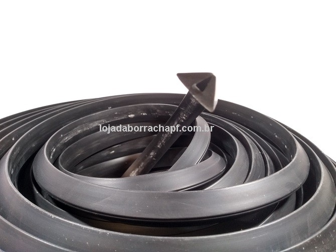 N228 Borracha formas pré moldados 25x13x4,7mm (50 metros)