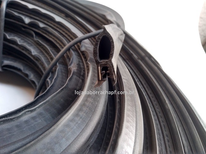 N107 Borracha porta mala bulbo alto s/aba Rolo 50 Metros