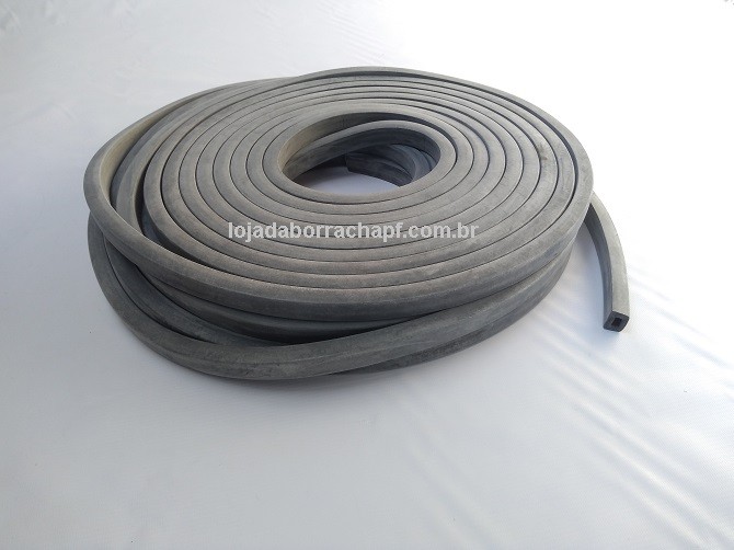 N34 Borracha esponjosa 18x13mm furada 25 Metros