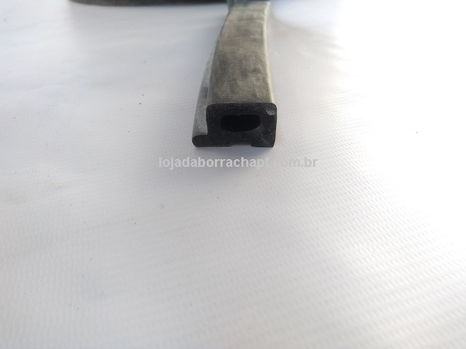 N110 Borracha esponjosa porta baú 31x20mm 25 Metros