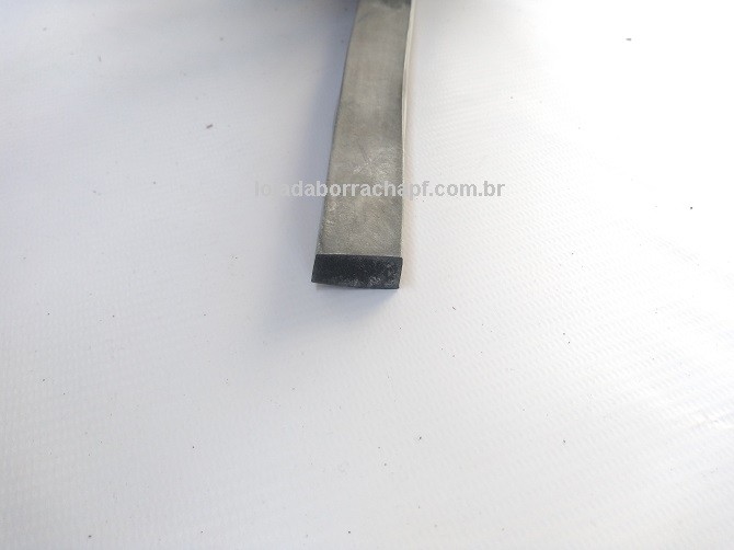 N76 Borracha esponjosa 20x10mm Rolo 50 Metros