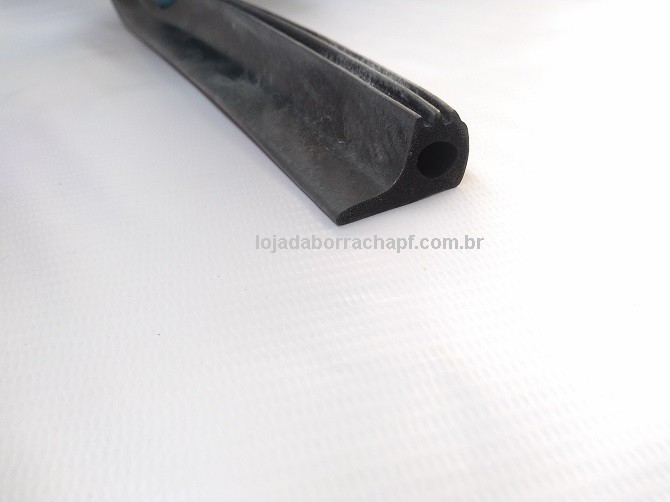 N114 Borracha esponjosa tampa de pick-up Rolo 25 metros