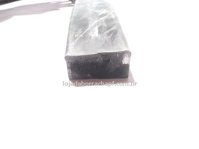 N222 Borracha esponjosa 50x30mm Rolo 25 Metros