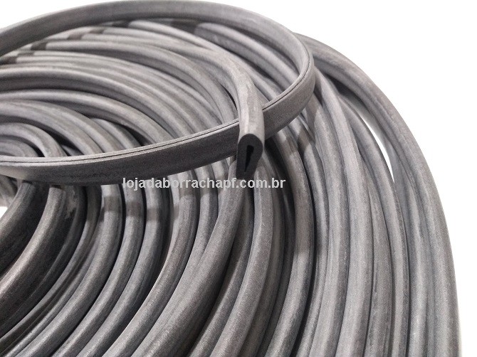 N173 Borracha esponjosa em "U" 12,5x6,5x1,5mm Rolo 100 Metros