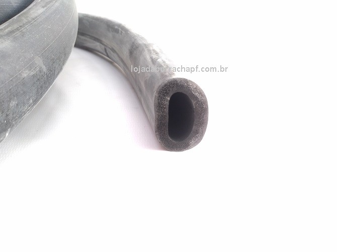 N147 Borracha tubo esponjoso 22mm Rolo 12 Metros