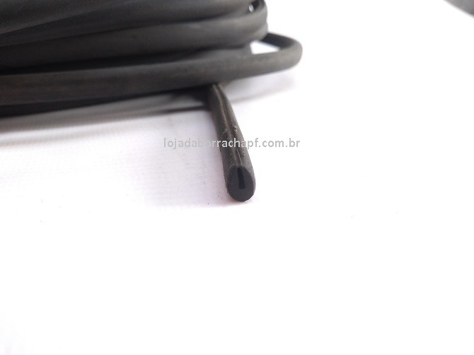 N39 Borracha maciça em "U" 8,5x6x1,2mm 100 Metros
