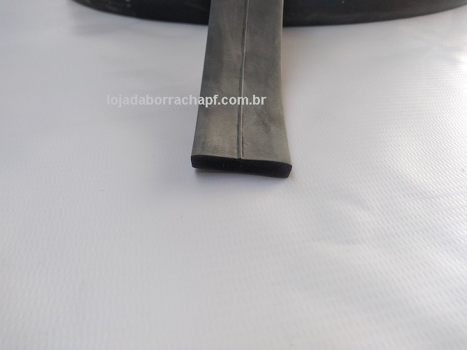 N31 Borracha esponjosa 30x6mm Rolo 50 Metros