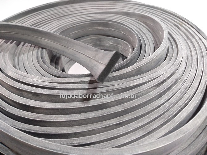N67 Borracha esponjosa 25x5,5mm 50 Metros