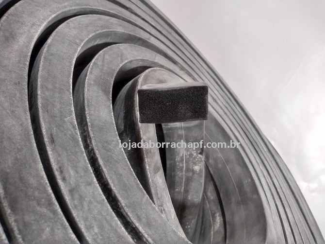 N70 Borracha esponjosa 30x20mm Rolo 25 Metros