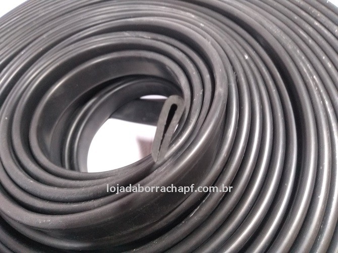 N16 Borracha maciça em "U" 25x7x3mm Rolo 50 Metros