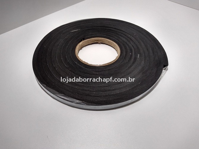 Fita EVA 11x8mm c/adesivo (rolo c/ 5m)