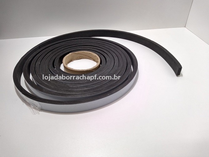 Fita EVA 20x8mm c/adesivo (rolo c/ 5m)