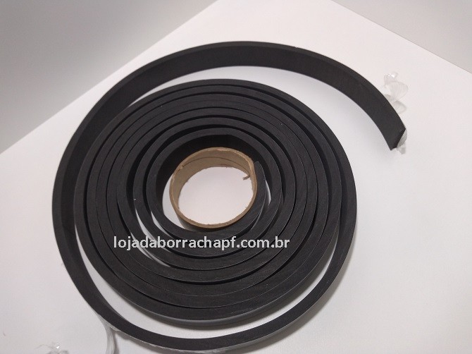 Fita EVA 31x8mm c/adesivo (rolo c/ 5m)