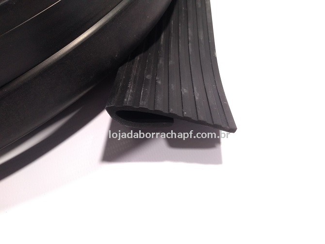 N54 Cantoneira de borracha para escada 58x33mm preto Rolo 25 Metros