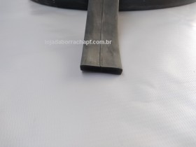 N31 Borracha esponjosa 30x6mm Rolo 50 Metros