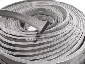 N67 Borracha esponjosa 25x5,5mm 50 Metros