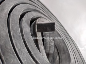 N70 Borracha esponjosa 30x20mm Rolo 25 Metros