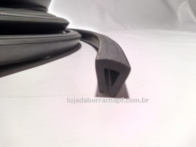 N59 Borracha maciça em "U" 17x16x8mm Rolo 25 Metros