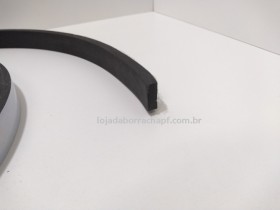 Fita EVA 20x8mm c/adesivo (rolo c/ 5m)