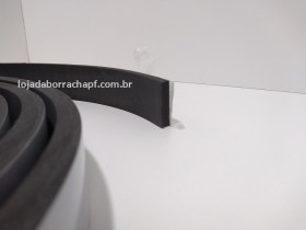 Fita EVA 31x8mm c/adesivo (rolo c/ 5m)