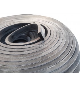 N141 Borracha esponjosa 25x8mm Rolo 50 Metros